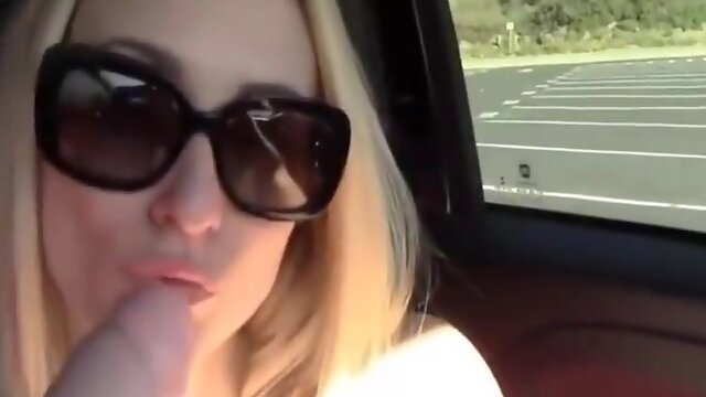 Slut Blondie Squirts In The Car