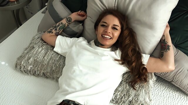 Tattooed girl Vanessa Vega makes a dude happy by riding his dick