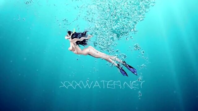 Exciting Amelie - brunette movie - Underwater Show