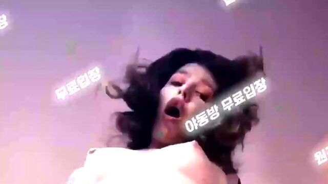 2154 거울에 딜도 붙혀놓고 영상 찍는 서양 문신녀 풀버전은 텔레그램 UB892 온리팬스 트위터 한국 최신 국산 성인방 야동방 빨간방 Korea