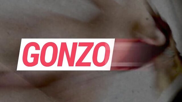 Blowjob porn with sultry Lauro Giotto and Mike Angelo from Gonzo 2000