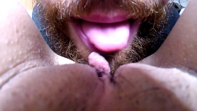 Pussy Licking - Extreme Close Up