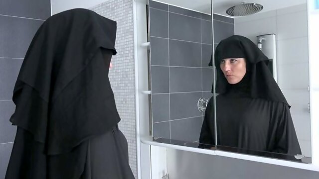 Muslim chick Valentina Ross is enjoying dick-riding so much
