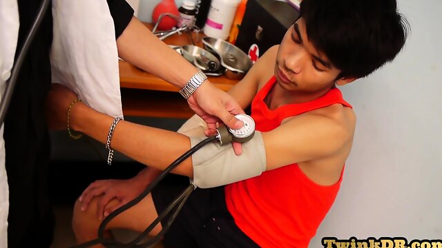 Enema Asian twink barebacked by doctor