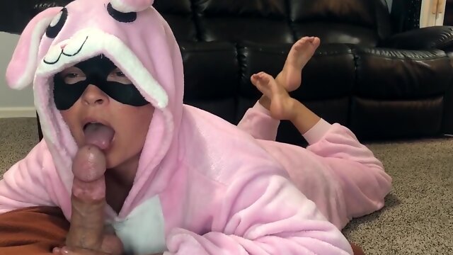 Bunny Girl Gives Foot Pose Blowjob