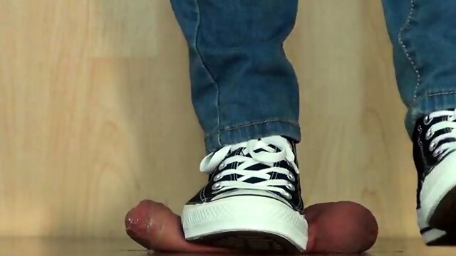 CBTrample - Lara Cuore - Converse Footprints in your