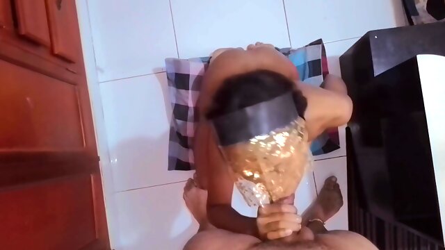 جاها صهد وبغات گلاس بارد وانا نجبد ليها زبي ترضعو مكاين ما حسن منو Sex Blowjob