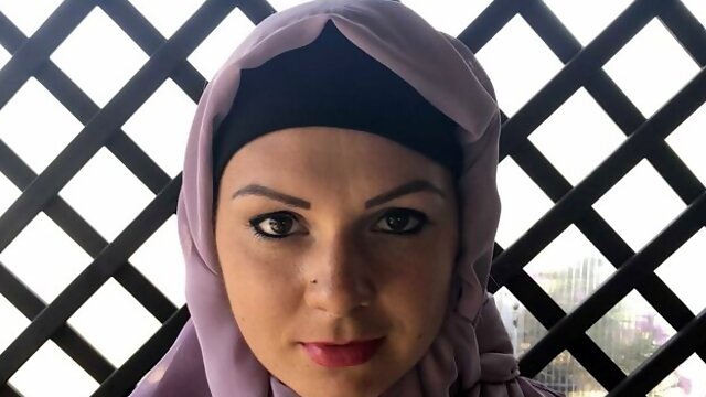 Hijab Glove Handjob Cocksucker - HIJAB BLOWJOB PORN @ VIP Wank