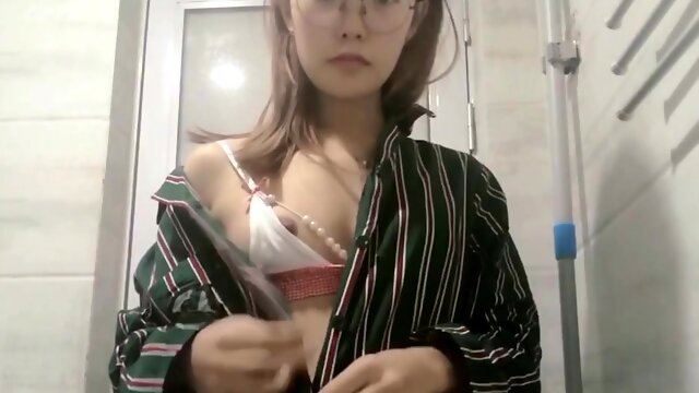 Chinese Masturbation, Chinese Striptease