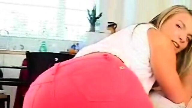 Cutie is trying to suck on a real large weenie and succeds