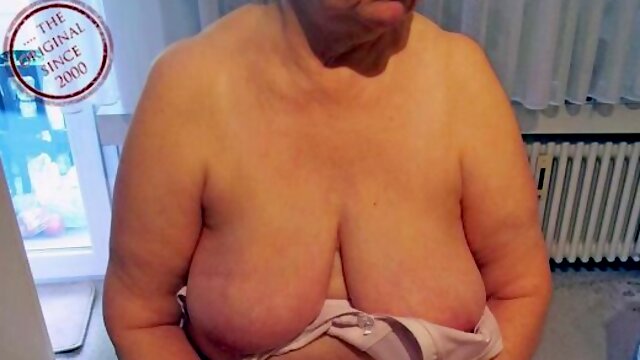 OMAGEIL Granny Tits And Bits Exposed