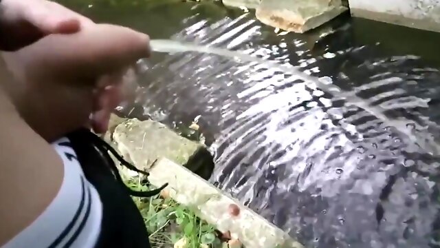 Pisciata E Sborrata Gay