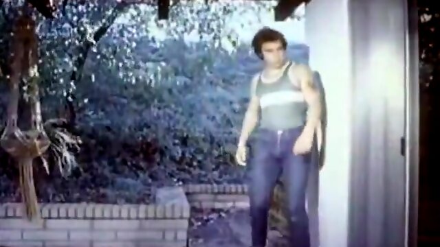 Muscle Up! Starring Tom Leduc