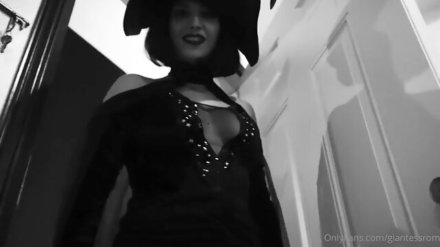 Giantess Roma Witch Halloween party