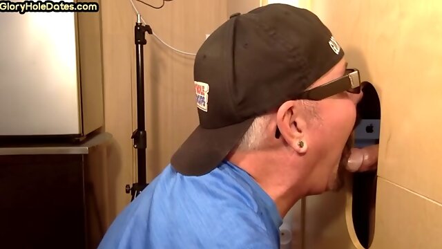Glory hole gay daddy face jizzed after blowjob