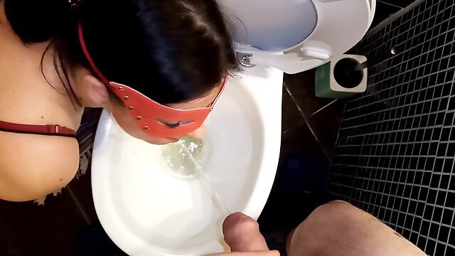 Cum whore to piss in your mouth over the toilet bowl and jerk off
