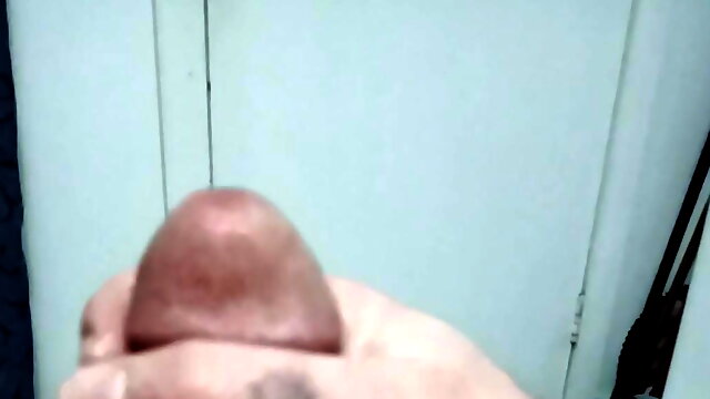 Quick wank quick cumming close up circumsized