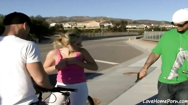 Watch harmonious Kylee Reeses sex