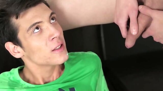 Gay Twinks Pissing