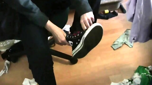 Rene fingering Pussy