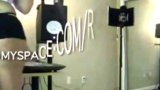 Robyn Fly ass shakin to whooty