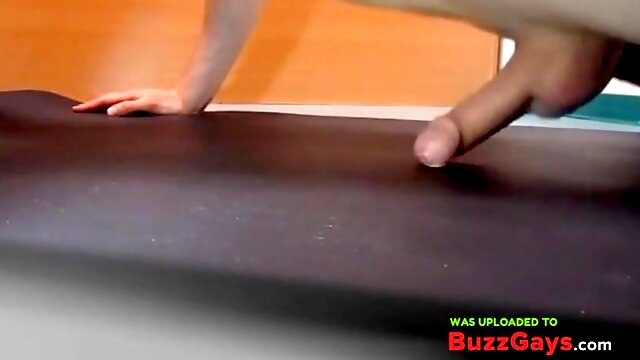 Pushups humping and cumming handsfree 6