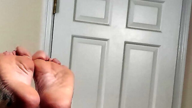 POV milf blowjob while her feet are in the air and she enjoys a vibrator.