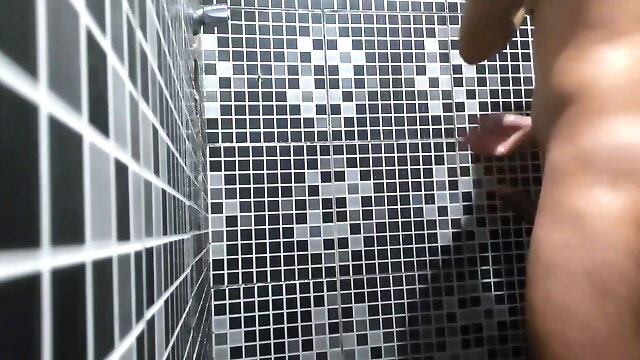 Gay Shower Voyeur