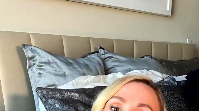 Gorgeous Mature Blonde Solo Masturbation