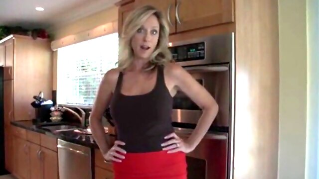 Deepthroat & pulverize Roleplay With A super-steamy Blonde Milf