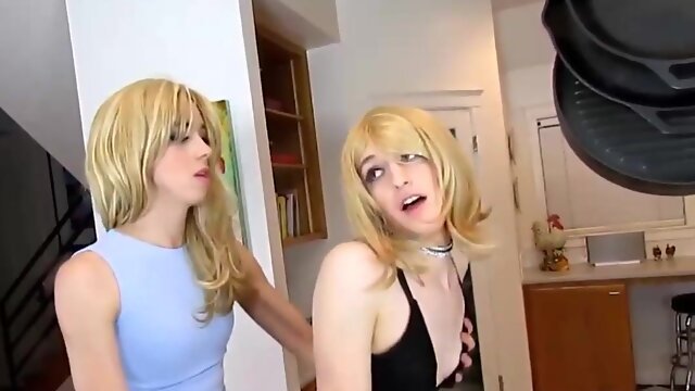 Ladyboy Teen Blonde, Transexuales Adolescentes, Adolescente Anal