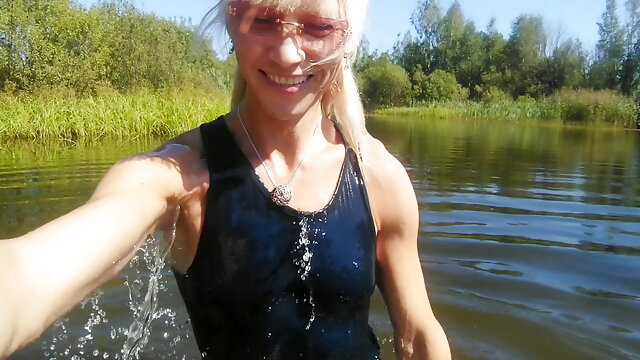 Hot! I swim in the lake in a T-shirt and shorts... Wetlook in clothes...