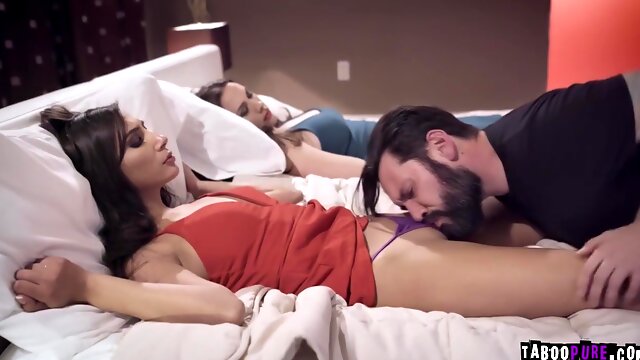 Sexy Vixen Fucks With A Cheater Husband With Tommy Pistol And Gianna Dior