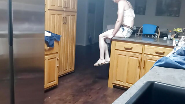 Teen Pissing Solo, Self Pissing