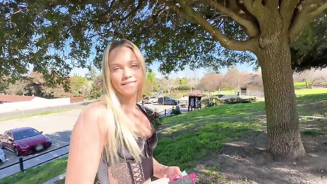 Seductive blondie Chloe Rose gets cum in mouth after nice sex