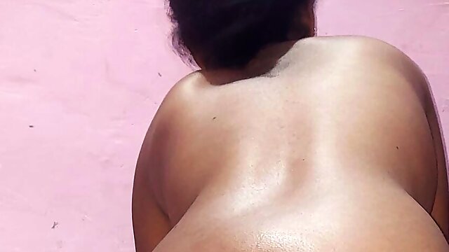 Deshi Aunty