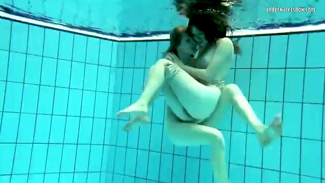 Nastya and Libuse super hot babes underwater