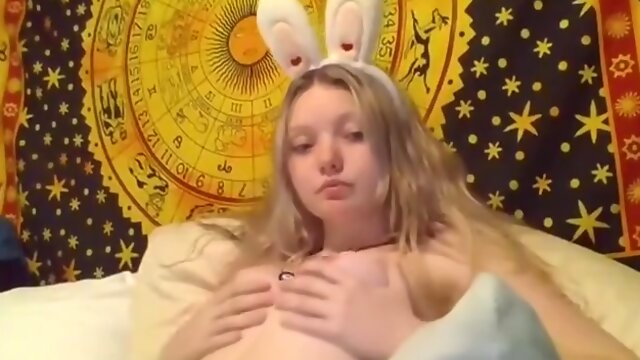 Blonde Teen Pregnant Girl Has Her Pussy Masturbated