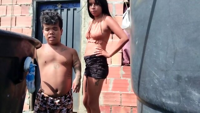 Tengo Y Cochino Con El Enano De Mi Hermanastro En Terraza De La Casa With Sexo Duro