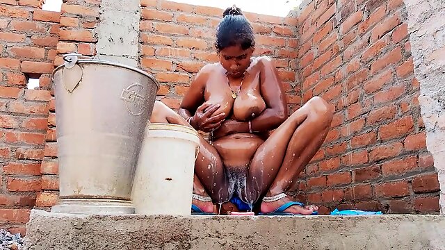 Indian Bathing Videos, Aunty Bath, Outdoor, Fingering