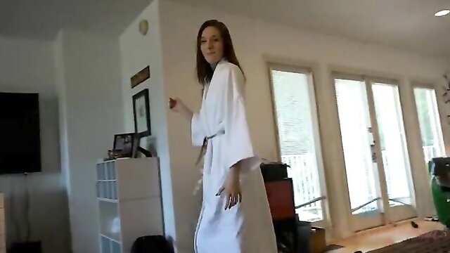 Molly Manson, Atk Girlfriends Handjob