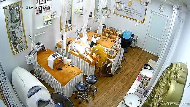 Chinese cosmetic salon.2