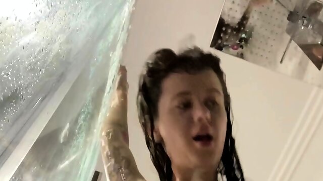 Shower Boobs Solo