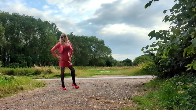 Latex Crossdresser, Outdoor