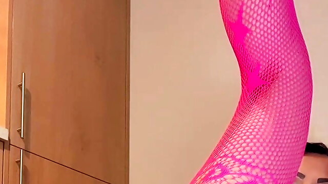 Nicole DuPapillon UK's Longest Labia - Pink To Make The Boys Wank