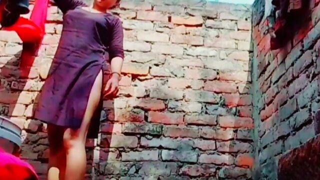 Hot desi girl bathing romance and rubbing her hot pussy Indian mms
