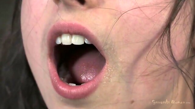 Kristine Kahill - потрясающая бдсм-сцена, грубая грязная сцена