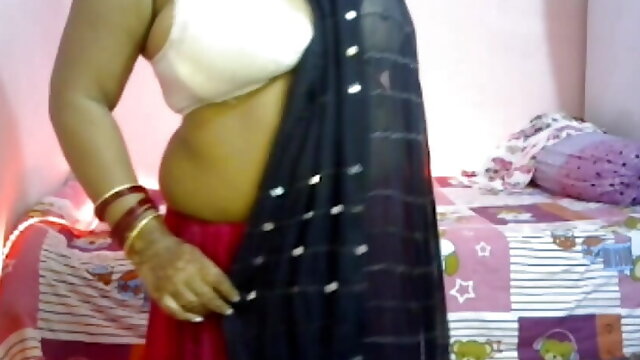 Indian Dance Sex, Aunt