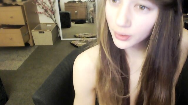 Beauty small tit amateur teen masturbating her shaved pussy