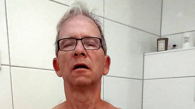 Fuck the plug and nipplpay 